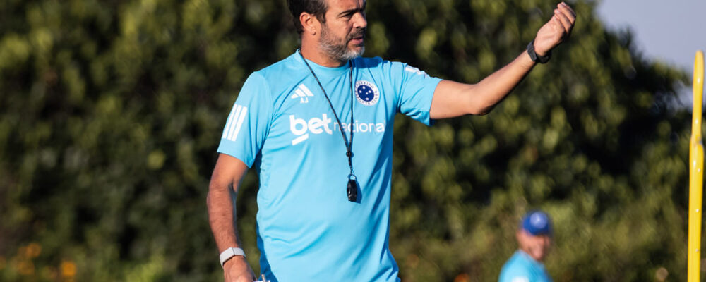 As opções de Artur Jorge para escalar o Cruzeiro contra o Corinthians