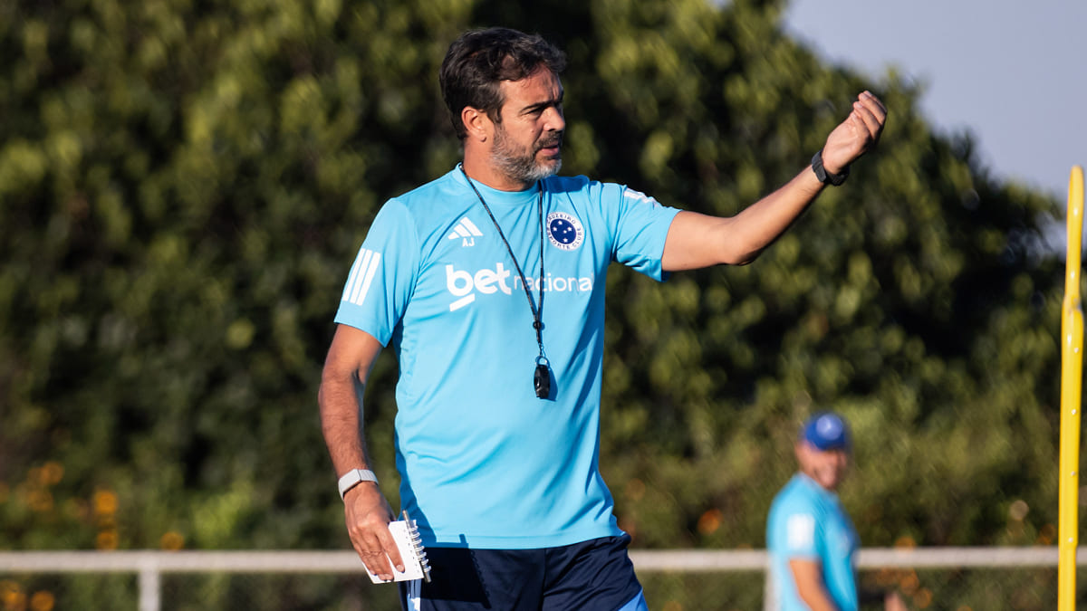 As opções de Artur Jorge para escalar o Cruzeiro contra o Corinthians