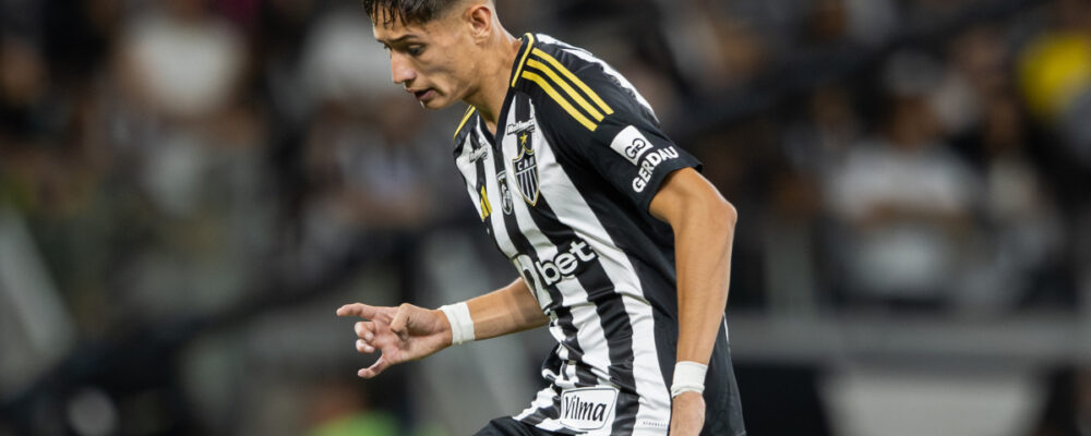 Atlético: 3 gigantes acompanham situação de Ivan Román, diz imprensa chilena