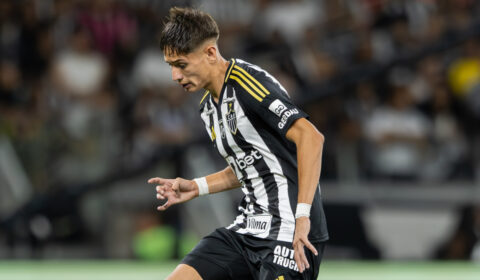 Atlético: 3 gigantes acompanham situação de Ivan Román, diz imprensa chilena