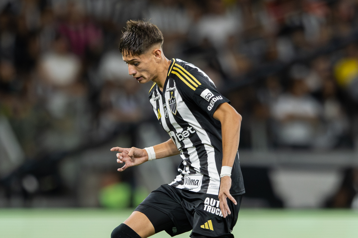 Atlético: 3 gigantes acompanham situação de Ivan Román, diz imprensa chilena