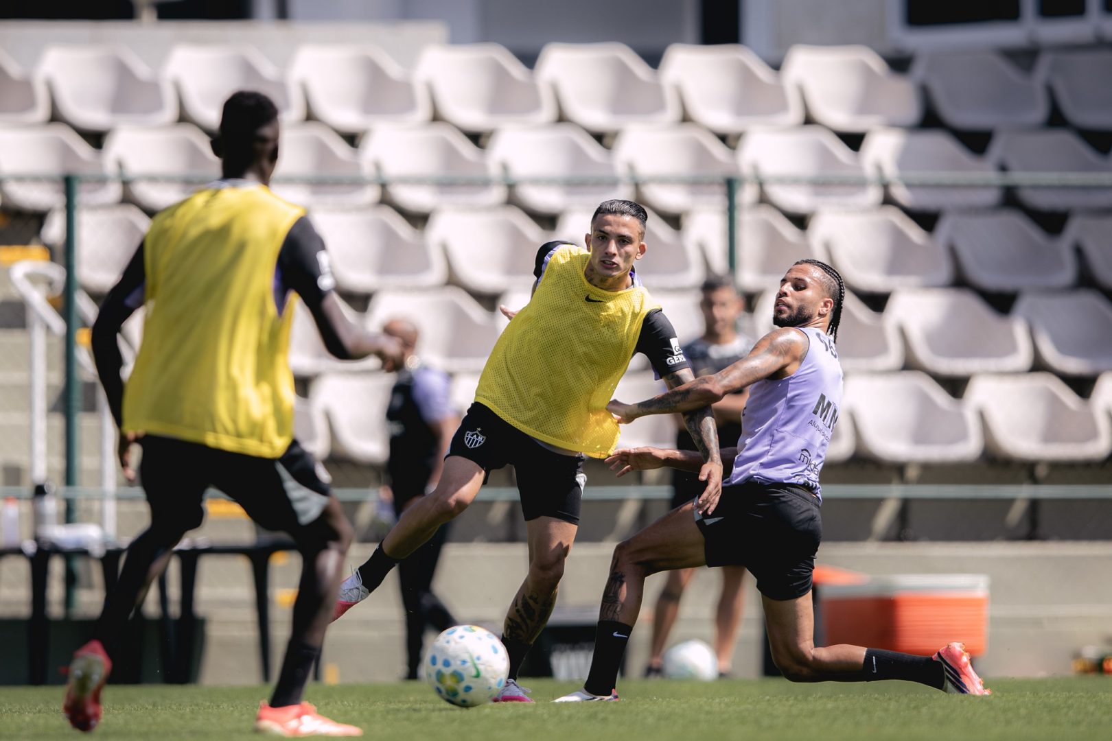 Atlético abre conversas para negociar jogador que não tem tido chances