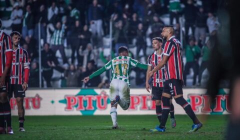 Atlético desafia invencibilidade de mais de dois mil dias por classificação