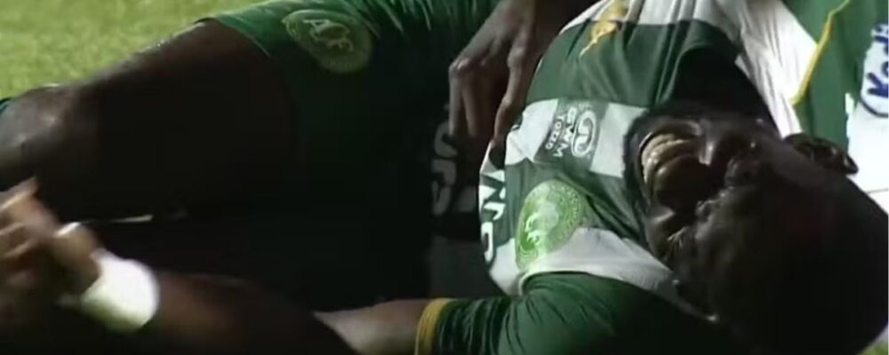 Bolasie sofre lesão no pâncreas e vira desfalque para decisão contra Cruzeiro