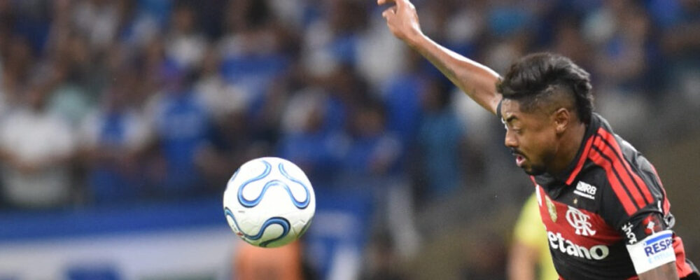 Bruno Henrique alega dores e vira dúvida para Flamengo x Cruzeiro na Libertadores