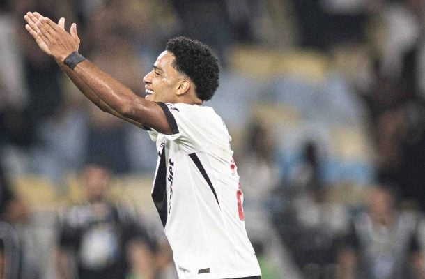 Com brilho de Brenner, Vasco vence o Fluminense no Maracanã e vai às quartas da Copa do Brasil