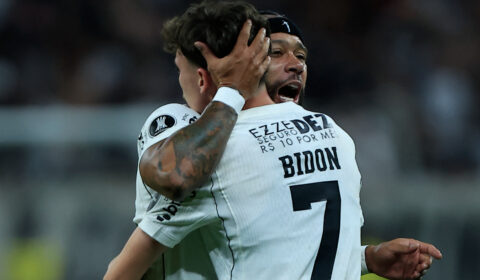 Com participação de Memphis, Corinthians faz gol contra o Central na Libertadores