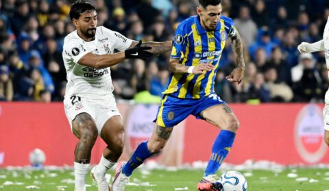 Corinthians segura o Rosario Central com um a menos e empata na ida das oitavas da Libertadores