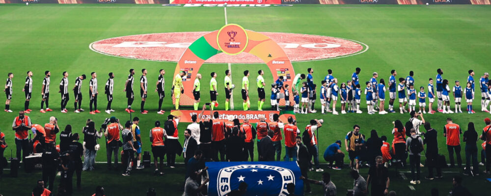 Cruzeiro e Atlético são denunciados ao STJD; saiba detalhes