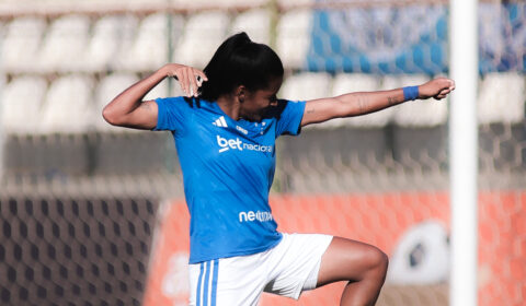 Cruzeiro goleia Botafogo com hat-trick de Marília no Brasileirão Feminino
