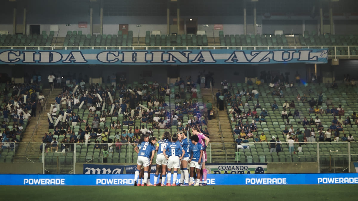 Cruzeiro quebra recorde de público do ano em derrota para Corinthians