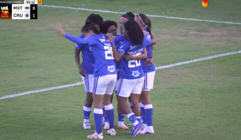 Cruzeiro sofre, mas vence Mixto e respira em busca de vaga nas quartas do Brasileiro
