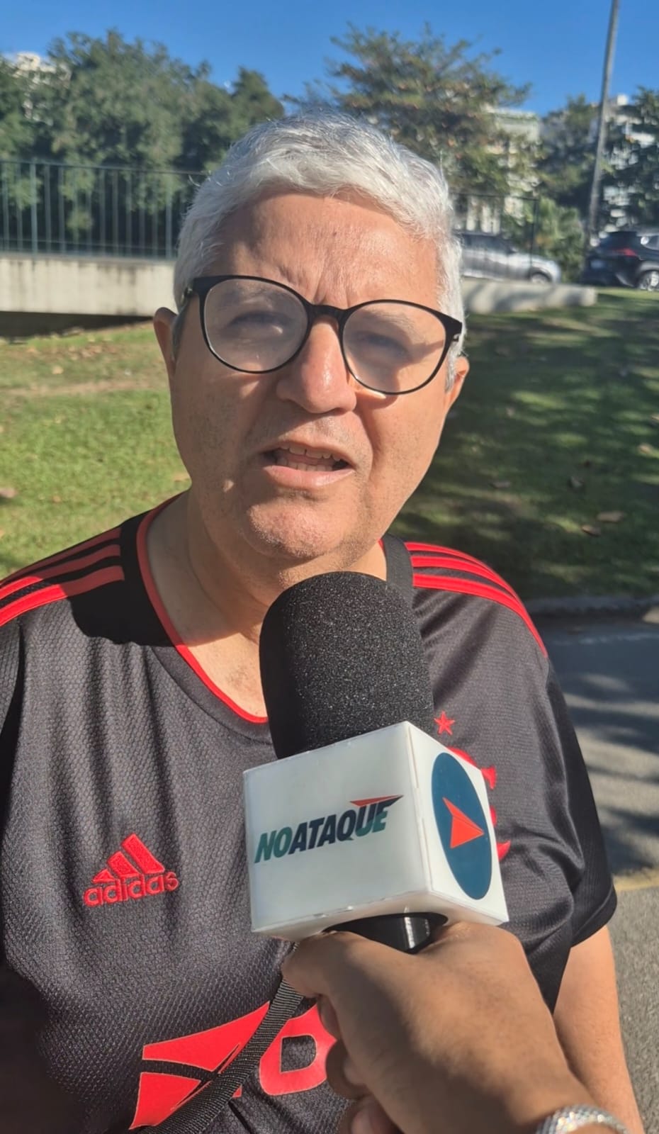 Marcelo, torcedor do Flamengo, em entrevista no Aterro do Flamengo - (foto: Vitor de Araújo/No Ataque)