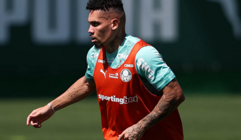 Ex-Atlético, Paulinho se lesiona de novo no Palmeiras