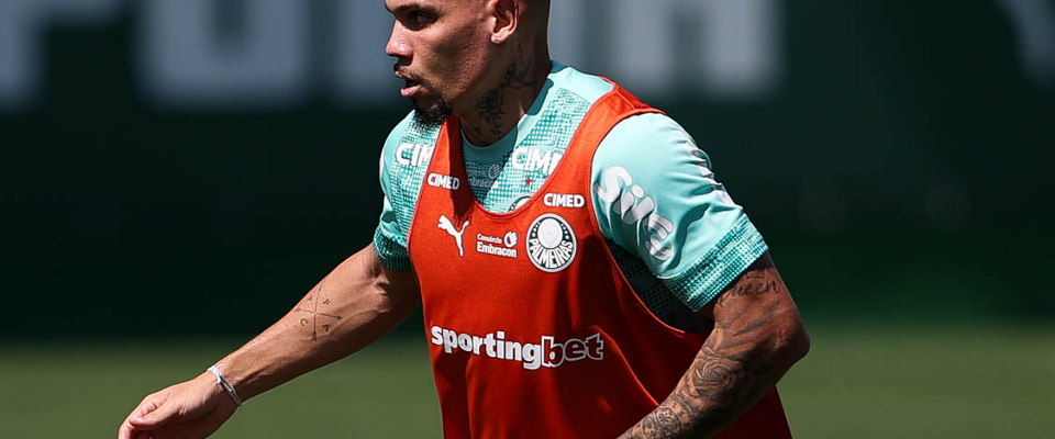 Ex-Atlético, Paulinho se lesiona de novo no Palmeiras