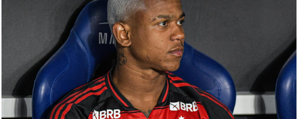 Flamengo encaminha saída de Wallace Yan para time da Série A