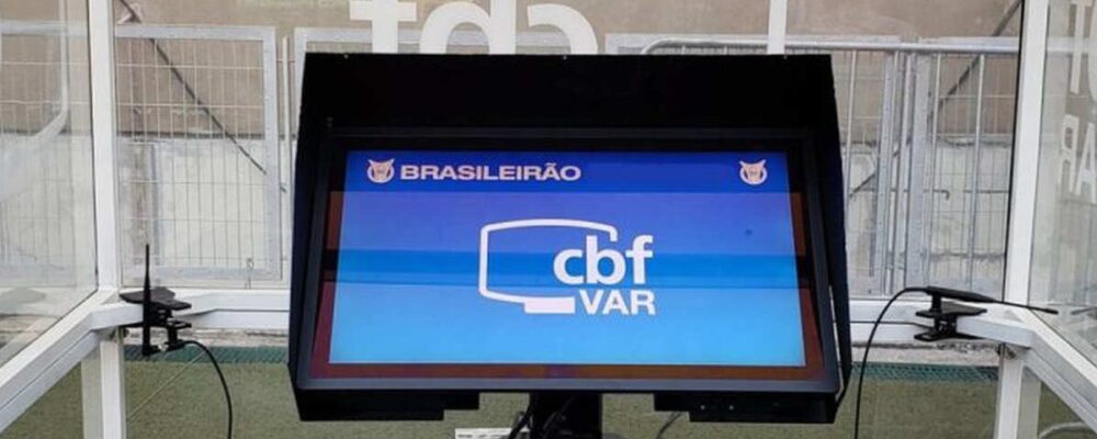 Flamengo publica nota oficial com duras críticas à arbitragem e cita Palmeiras