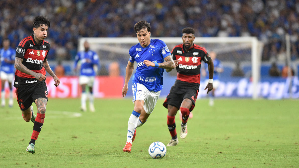 Kaio Jorge, atacante do Cruzeiro, marcado por Erick Pulgar, volante do Flamengo - (foto: Ramon Lisboa/EM/D.A Press) Kaio Jorge, atacante do Cruzeiro, marcado por Erick Pulgar, volante do Flamengo - (foto: Ramon Lisboa/EM/D.A Press)