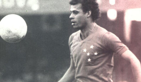 Golaço, torcida de pé e música: ídolo do Cruzeiro relembra momentos marcantes no Mineirão