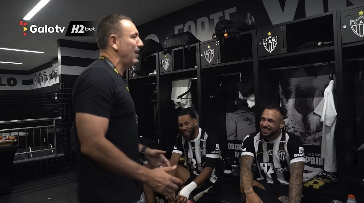 Guilherme brinca com jogadores do Atlético sobre lance: ‘Quase quebrei a sala’