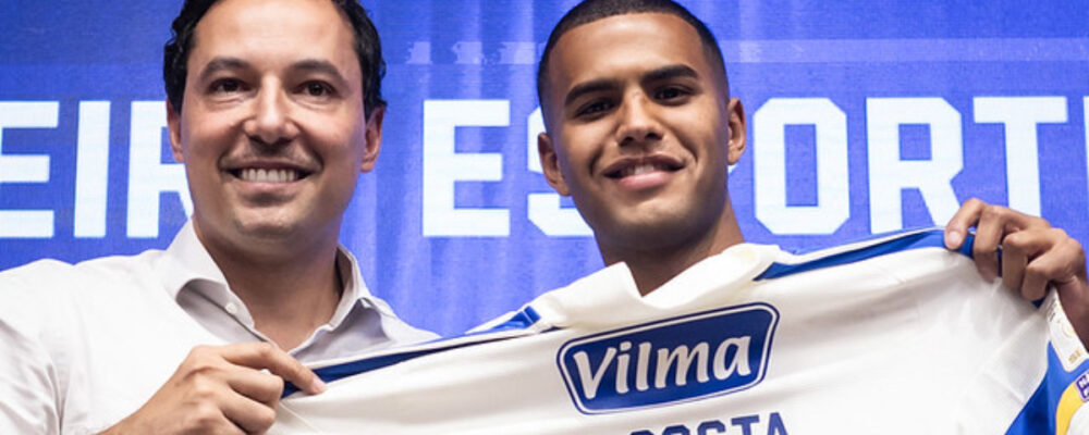 João Costa se espanta com ‘promessa’ de torcida inflamada: ‘Mais que ontem?’