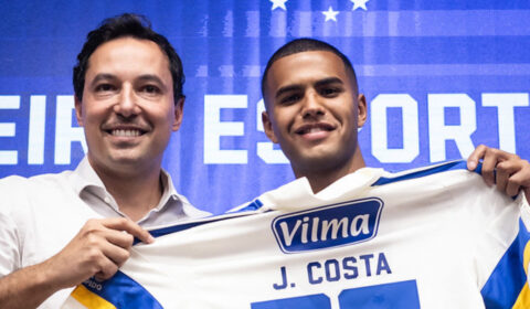 João Costa se espanta com ‘promessa’ de torcida inflamada: ‘Mais que ontem?’