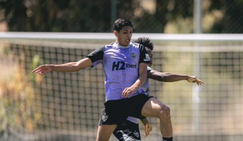 Jogador do Atlético retorna de grave lesão após mais de 7 meses parado