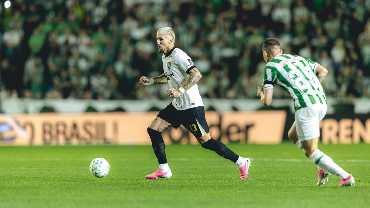 Jogador do Atlético supera campeão europeu e bate recorde na Copa do Brasil
