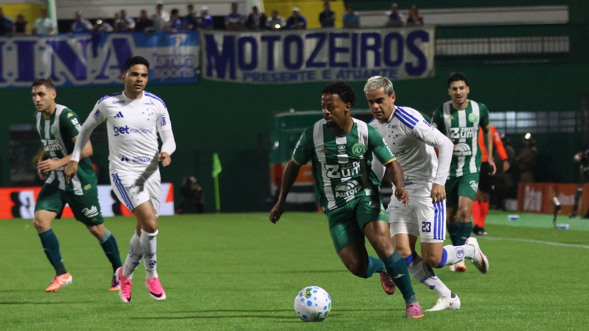Jornalista critica postura do Cruzeiro contra a Chapecoense e aponta fator que pesou no resultado