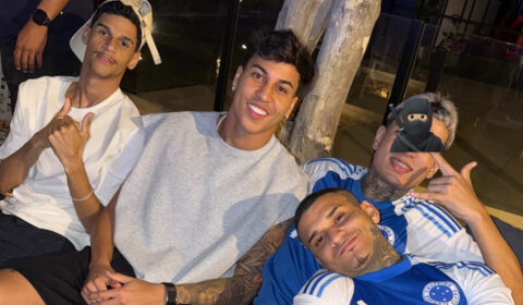 Kaio Jorge se reúne com Luva de Pedreiro e cantor após Cruzeiro x Atlético