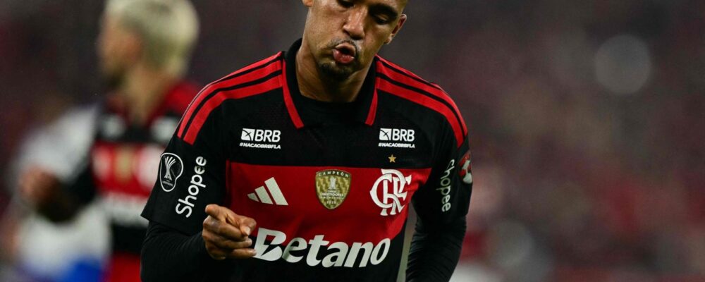 Lino rebate zoações em Flamengo x Cruzeiro: ‘Minha vez de deixar o zagueiro no chão’