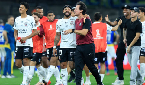 Memphis ‘resolve’, Corinthians vence Central e se classifica na Libertadores