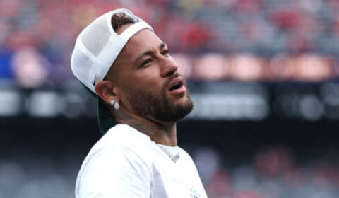 Neymar critica lista que conta com ex-jogadores de Cruzeiro e Atlético