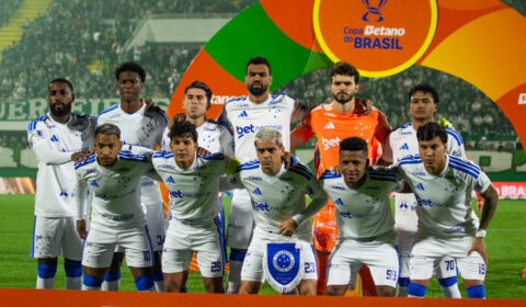 O que Artur Jorge buscava para o Cruzeiro ao improvisar zagueiro na lateral?