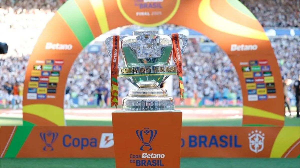 Palmeiras faz dois gols em 11 minutos contra o Santos na Copa do Brasil