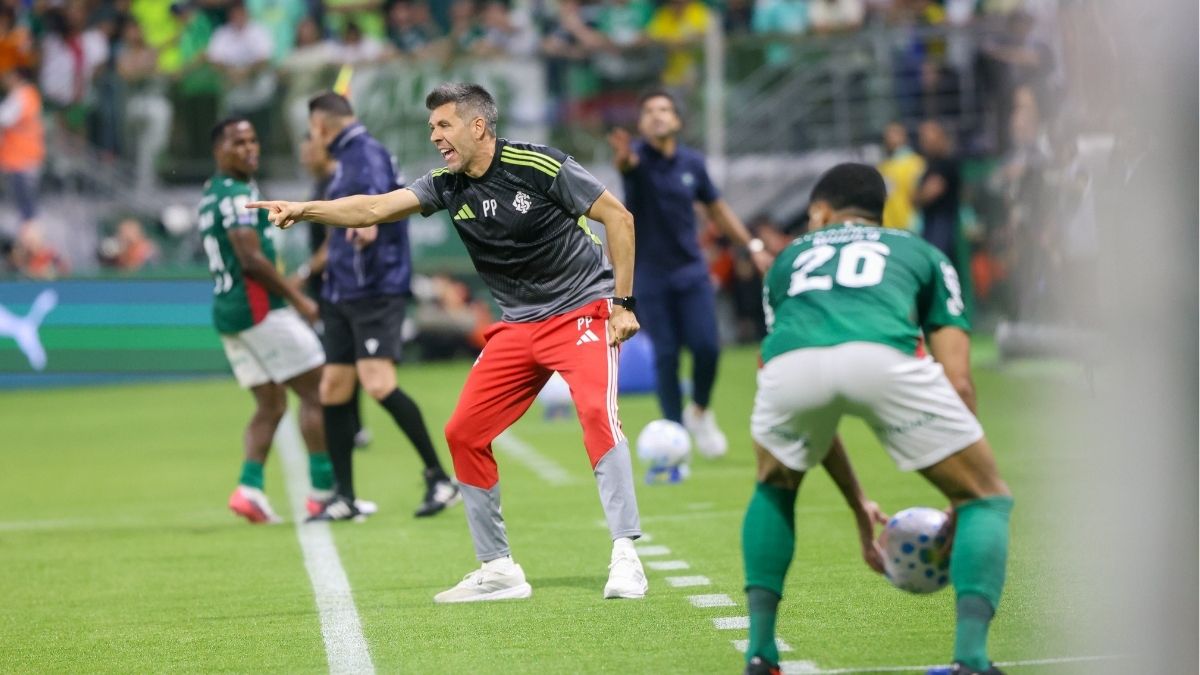 Pezzolano se empolga e relembra ex-Cruzeiro: ‘Mande um abraço grande para o gordão’
