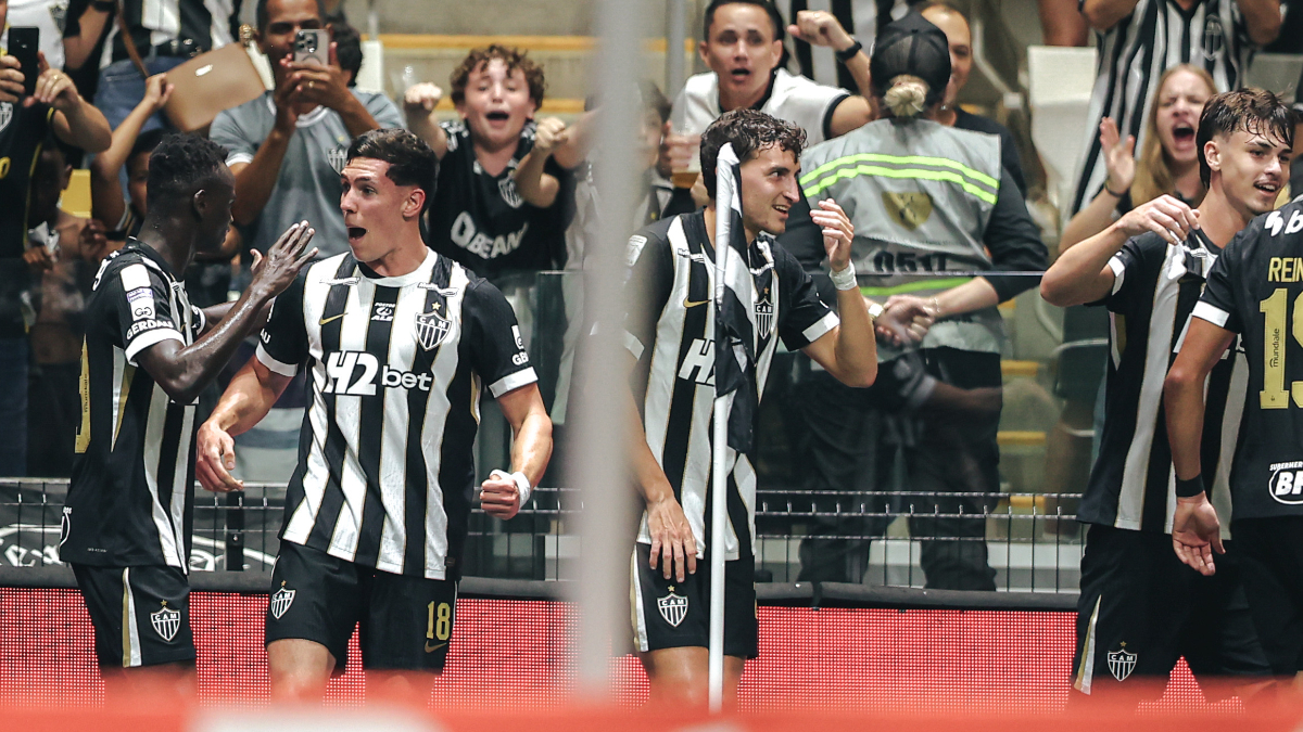 Promessa do Atlético vai bem contra o Vitória e erra só um passe em 96 minutos