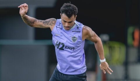Reinier xinga torcedor do Atlético após empate com Juventude na Copa do Brasil