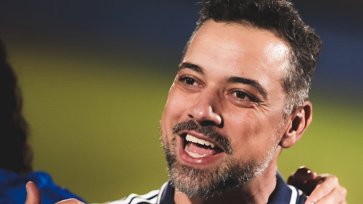 Técnico do Cruzeiro rebate críticas e garante ‘muita luta’ em mata-mata: ‘Como a camisa merece’