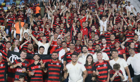 Torcida do Flamengo em Belo Horizonte prepara festa para jogo contra o Cruzeiro
