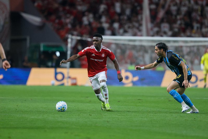 Tudo igual! Internacional e Grêmio empatam na ida das quartas da Copa do Brasil